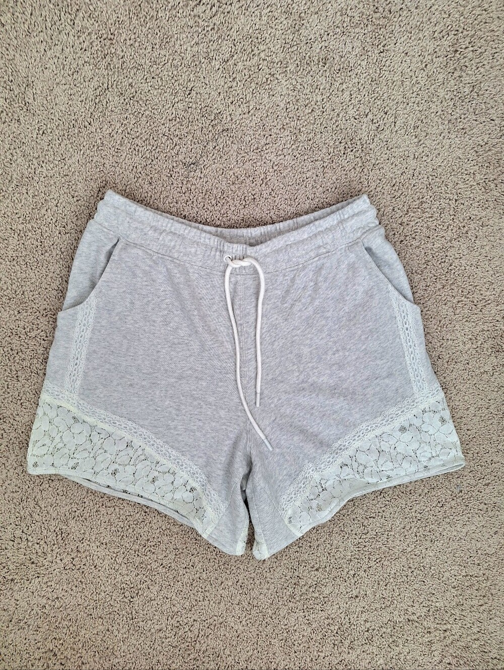 Daily Practice Lace Guard Light Heather Grey Buttery Soft Sweat Shorts Medium - Picture 3 of 13